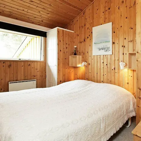 Two-bedroom Holiday In 6 * Hejls